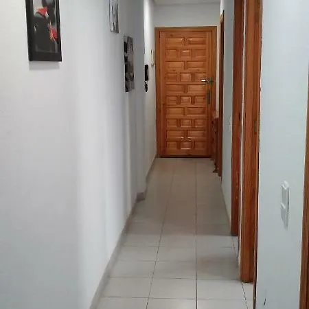 Comfortable 600m From The Beach *