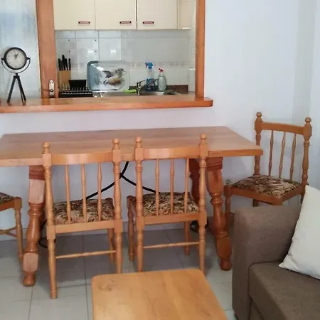 Comfortable 600m From The Beach Apartamento
